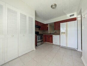 14701 Cumberland Dr in Delray Beach, FL - Building Photo - Building Photo