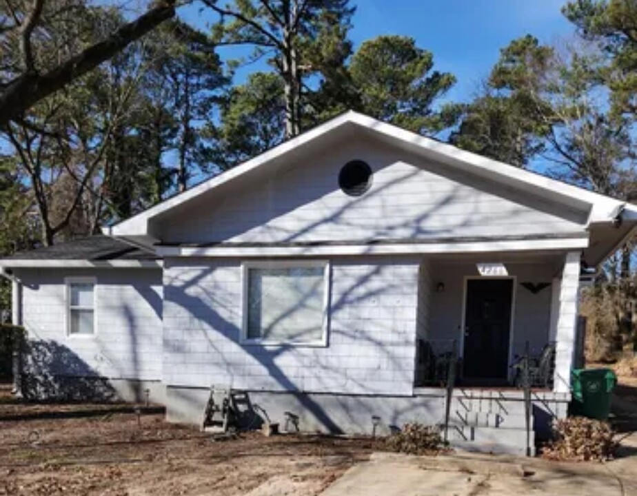 4266 Lindsey Dr in Decatur, GA - Building Photo