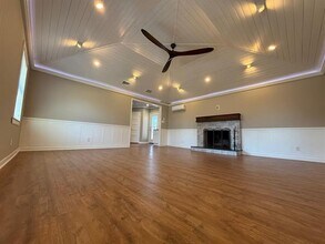 9941 Mixon Dr in Dallas, TX - Building Photo - Building Photo