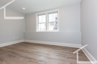 124 Kenrick St in Boston, MA - Building Photo - Building Photo