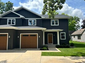 309 Femrite Dr in Monona, WI - Building Photo