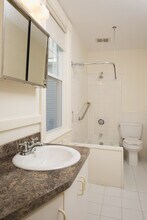 352 Thoreau St in Concord, MA - Building Photo - Building Photo