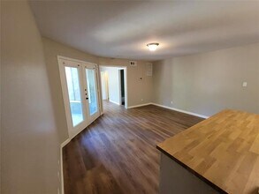 9815 Walnut St in Dallas, TX - Building Photo - Building Photo