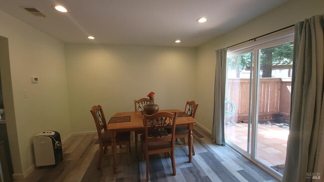 2315 Cross Ave in Santa Rosa, CA - Building Photo - Building Photo