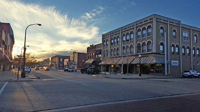 405 Cedar St, Unit #3 in Lapeer, MI - Foto de edificio - Building Photo