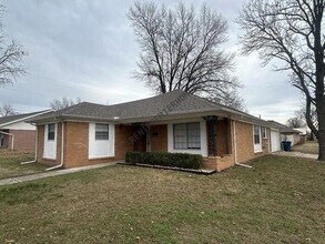 9406 E 37th Ct in Tulsa, OK - Building Photo - Building Photo