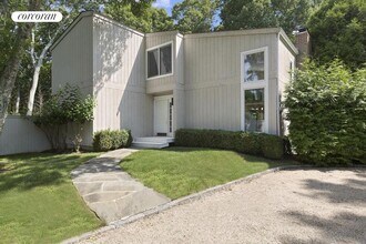 27 Montauk Ave in East Hampton, NY - Building Photo - Building Photo