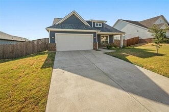 717 Taliaferro Trl in Springtown, TX - Building Photo - Building Photo