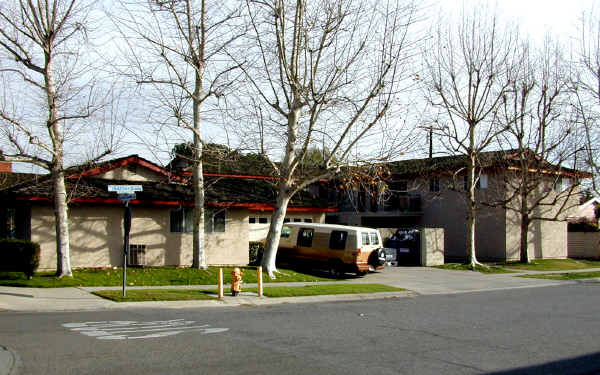 11582 Garden Grove Blvd in Garden Grove, CA - Foto de edificio