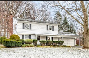 25 Red Bud Rd in Rochester, NY - Building Photo