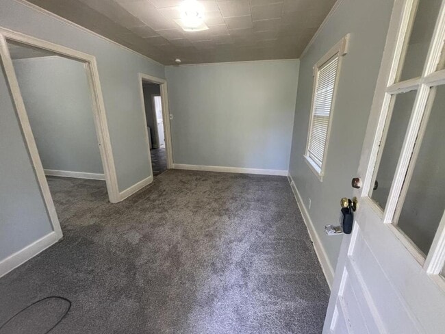property at 707 S Pine St