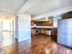 811 S Rifle Way in Aurora, CO - Building Photo - Building Photo