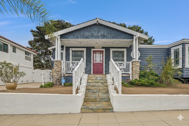 3335 Riviera Dr in San Diego, CA - Building Photo - Building Photo