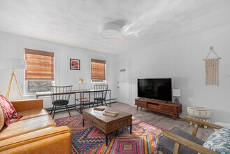 136 Main St, Unit ID1380013P in Warren, RI - Foto de edificio - Building Photo