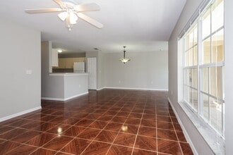 10404 Summerview Cir in Riverview, FL - Building Photo - Building Photo