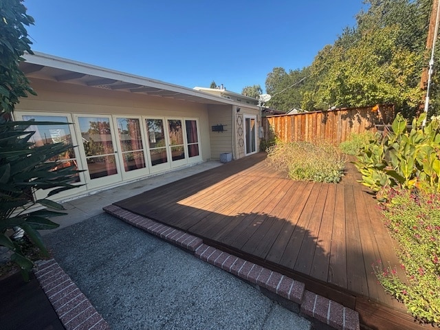 property at 11 Dusel Ct