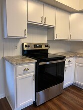1907 W Point Pike, Unit 2nd Floor in Lansdale, PA - Building Photo - Building Photo