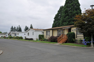 Canby Manor Mobile Court in Canby, OR - Building Photo - Building Photo