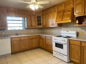 10133 Oboe Dr in Houston, TX - Building Photo - Building Photo