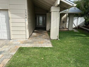 7544 Muolea Pl in Honolulu, HI - Building Photo - Building Photo