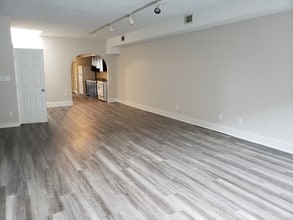 311 E Main St, Unit 2nd Floor in Carnegie, PA - Building Photo - Building Photo