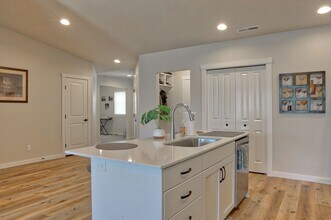 4336 S Solaris Ave in Meridian, ID - Foto de edificio - Building Photo