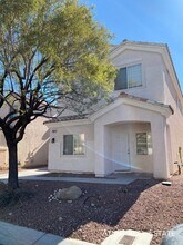 8004 Park Bench Ct in Las Vegas, NV - Building Photo - Building Photo