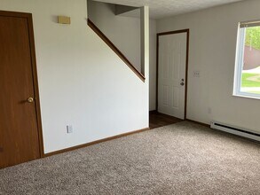 1200 Bunker Hill Ct in Troy, OH - Building Photo - Building Photo