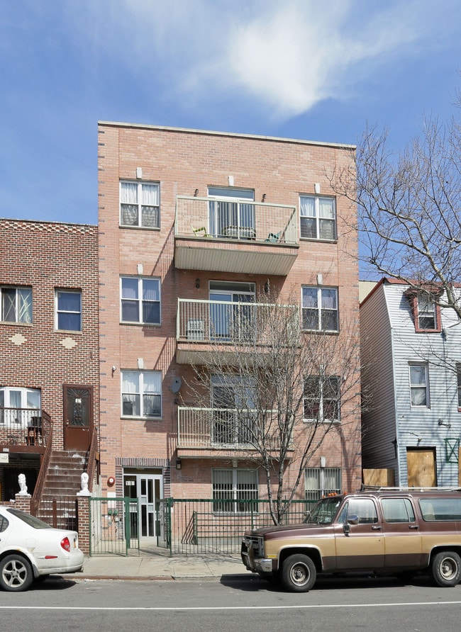 1087 Dekalb Ave in Brooklyn, NY - Foto de edificio - Building Photo