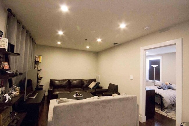 409 Adams St in Hoboken, NJ - Building Photo - Building Photo