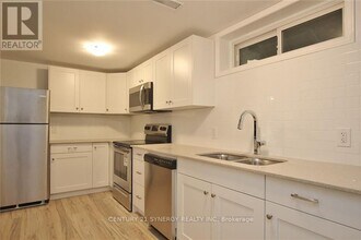 34 Majestic Dr in Ottawa, ON - Building Photo - Building Photo
