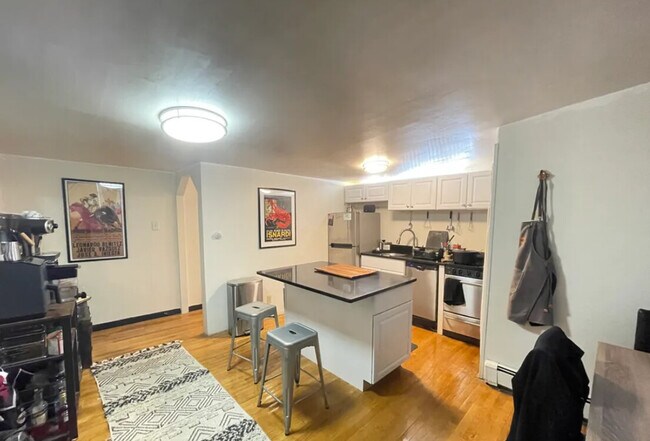 11 Charter St, Unit 4 in Boston, MA - Foto de edificio - Building Photo