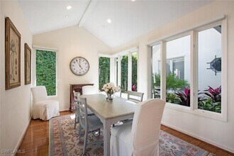 369 2nd Ave N in Naples, FL - Building Photo - Building Photo