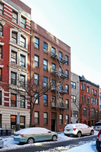 8 W 105th St in New York, NY - Building Photo - Building Photo