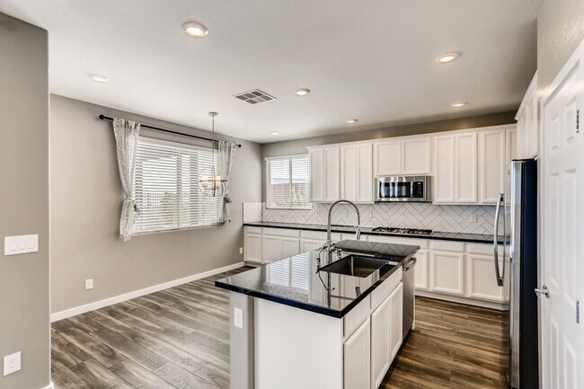 12405 Harbor Isle Ave in Las Vegas, NV - Building Photo - Building Photo