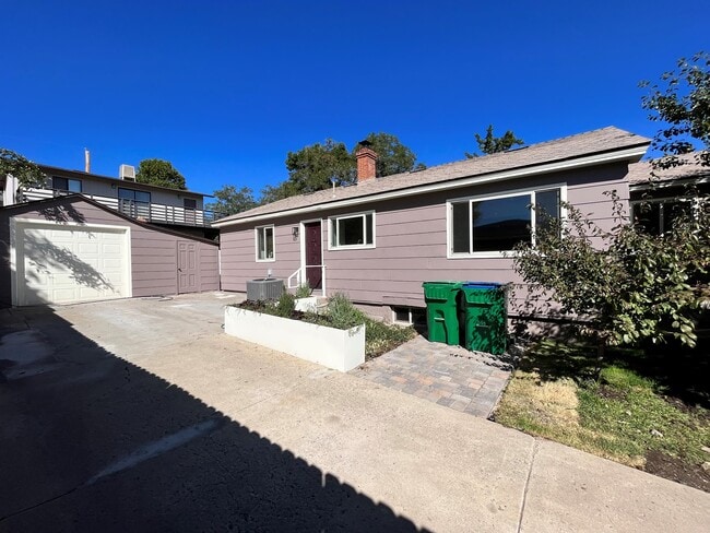 property at 1039 Humboldt St