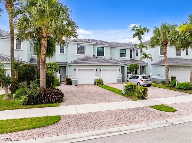 14617 Sutherland Ave in Naples, FL - Foto de edificio - Building Photo