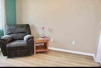 2501 E Porter Ave in Des Moines, IA - Building Photo - Building Photo