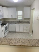 9273 SW 8th St in Boca Raton, FL - Building Photo - Building Photo