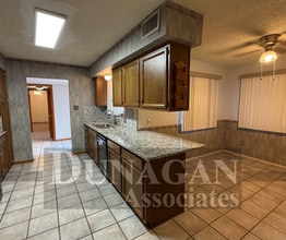 1704 Live Oak Pl in Carlsbad, NM - Building Photo - Building Photo