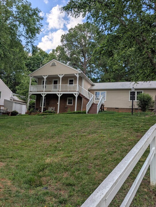 108 Drummond Pl in Cary, NC - Building Photo