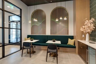 Presidium Park in Jacksonville, FL - Foto de edificio - Interior Photo