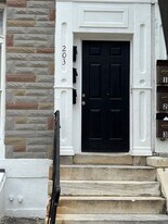 203 N Carey St in Baltimore, MD - Building Photo