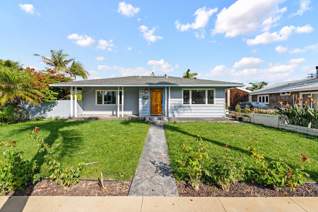 425 Neptune Ave in Encinitas, CA - Building Photo