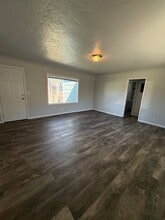 138 Western Ave in Medford, OR - Building Photo - Building Photo