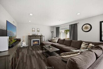 272 Pine Ave in Brea, CA - Building Photo - Building Photo