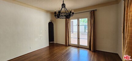 440 Spencer St in Glendale, CA - Building Photo - Building Photo