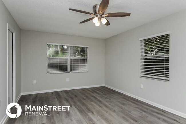 1655 Louis Dr in Kissimmee, FL - Foto de edificio - Building Photo
