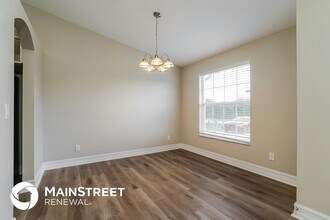 815 Champion Ave in Lehigh Acres, FL - Foto de edificio - Building Photo