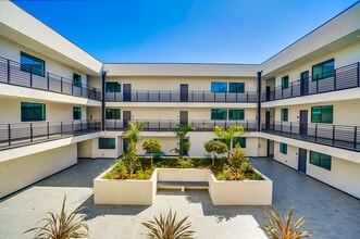 7223 Tyrone in Van Nuys, CA - Building Photo - Building Photo